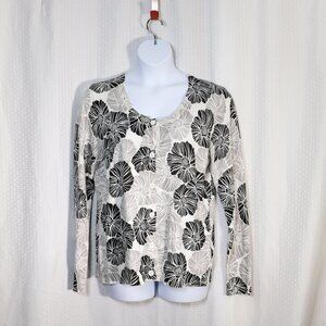 White Stag Size XL Grey/black/white floral pattern scoop neck button down cardig